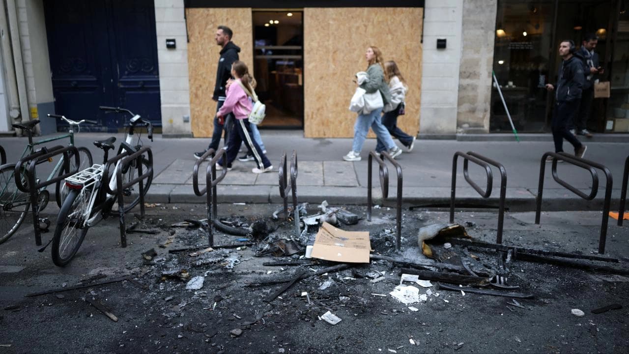 Macron Fransa Eylemlerindeki Sosyal Medya İçeriklerini Duyurdu