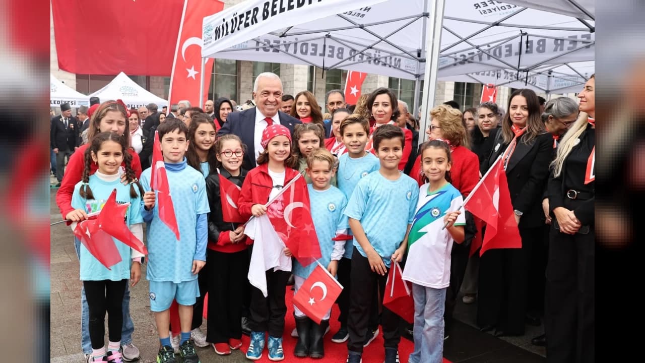 Nilüfer’de Cumhuriyet’in 103’üncü yıl dönümü törenle kutlandı