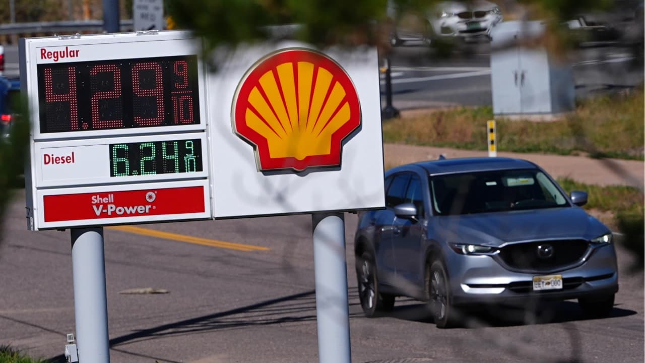 Shell'in net kârı beklentileri aşarak 10,81 milyar dolara yükseldi