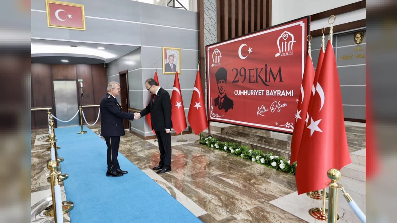 Siirt Valiliği'nde 29 Ekim Cumhuriyet Bayramı tebrikleri kabul edildi