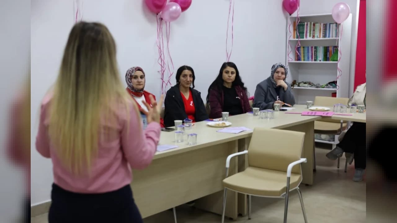 Tekirdağ'da Meme Kanseri Farkındalık Ayı Kapsamında Eğitimler Verildi