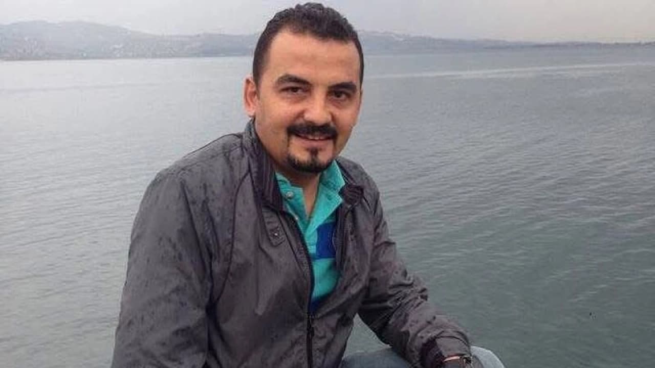 Trabzon'da havuzdan çıkan polis memuru otomobilinde fenalaştı