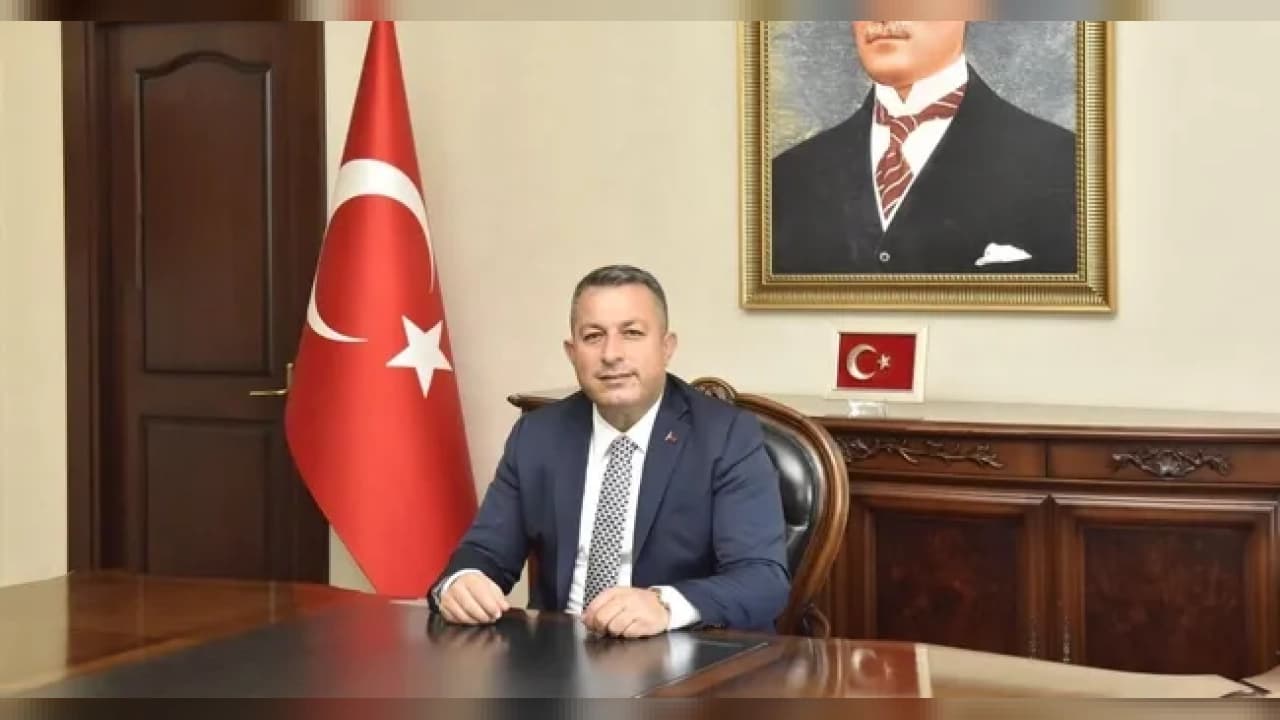 Trabzon Valisi Tahir Şahin'den Cumhuriyet Bayramı mesajı