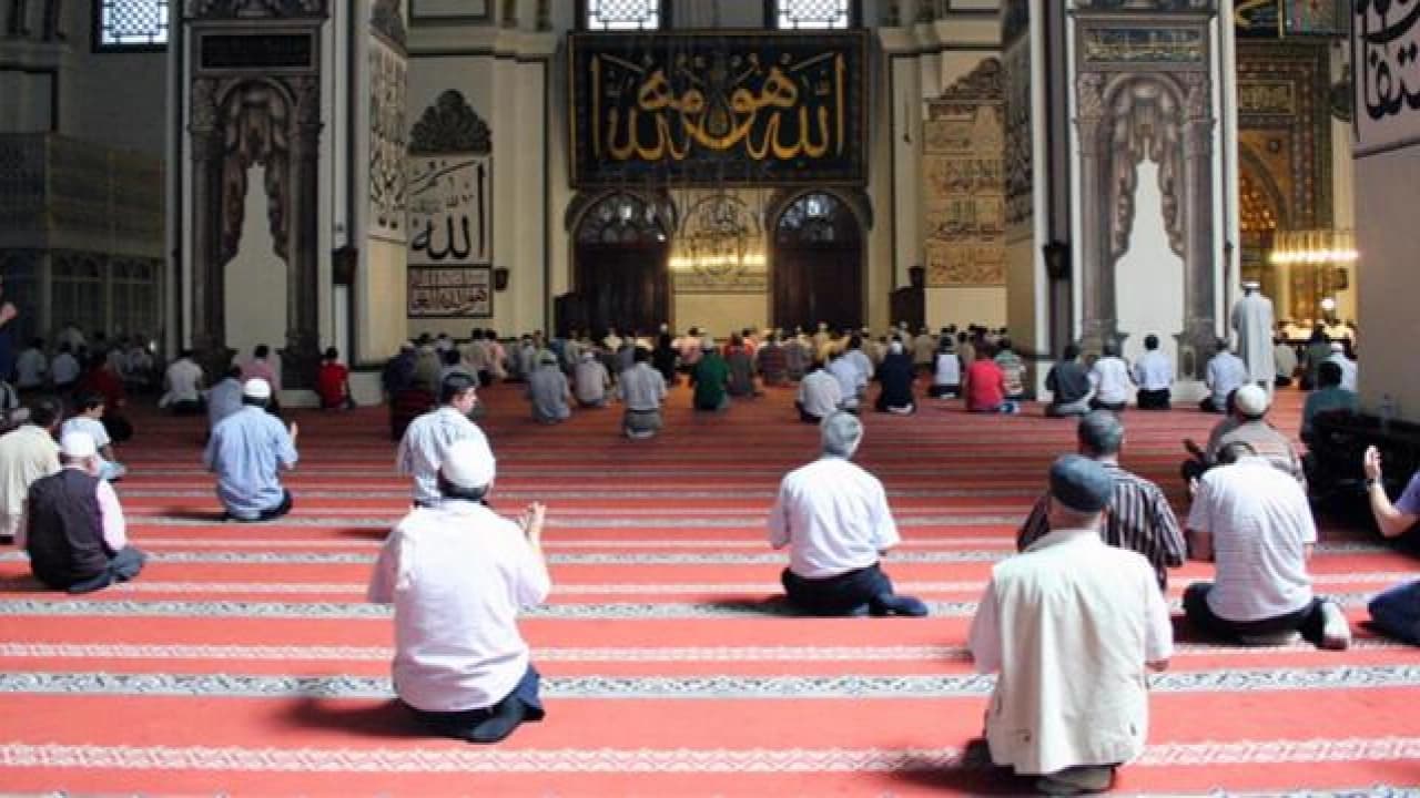 30 Ekim 2026 il il cuma namazı saatleri belli oldu