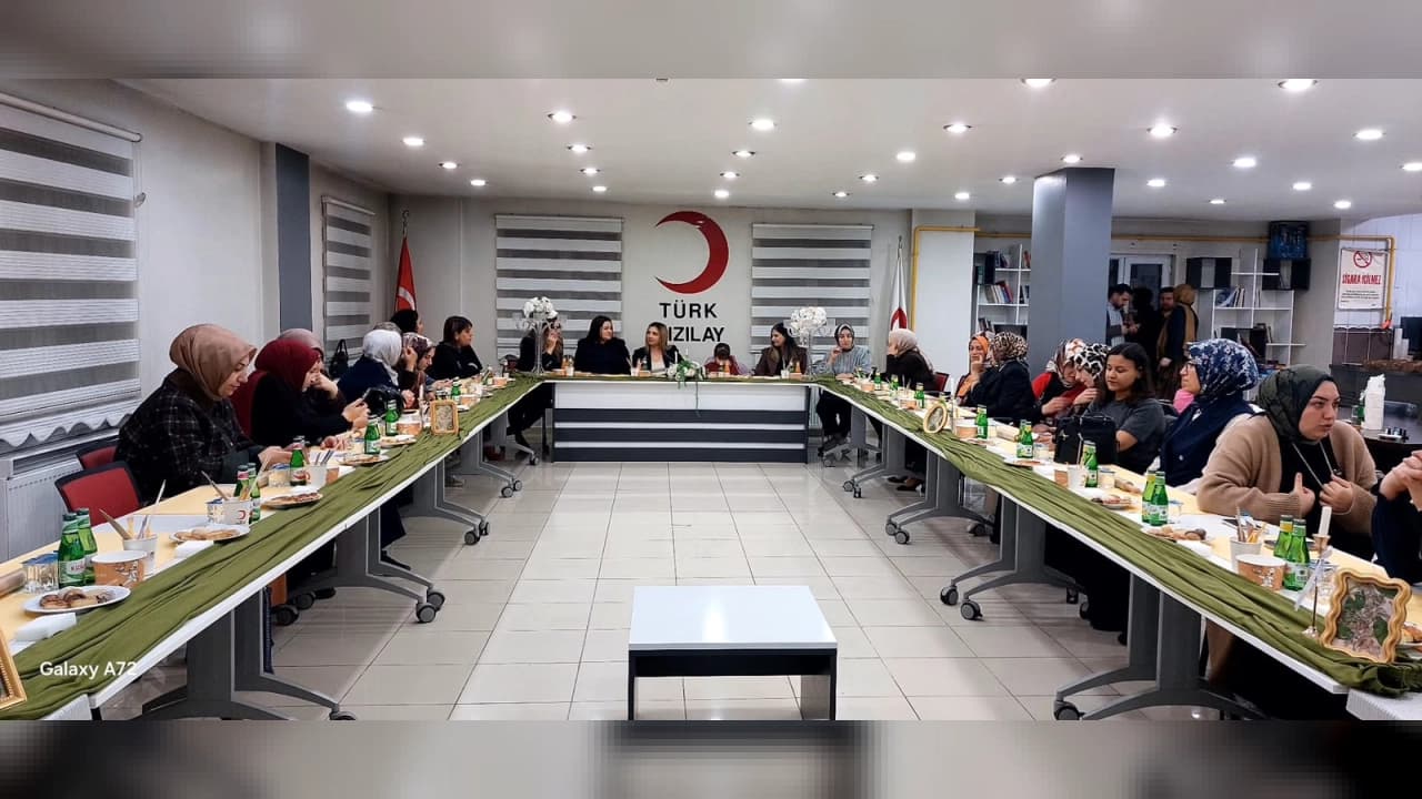 Ağrı'daki kil workshop gelirleri Türk Kızılay aşevine bağışlandı