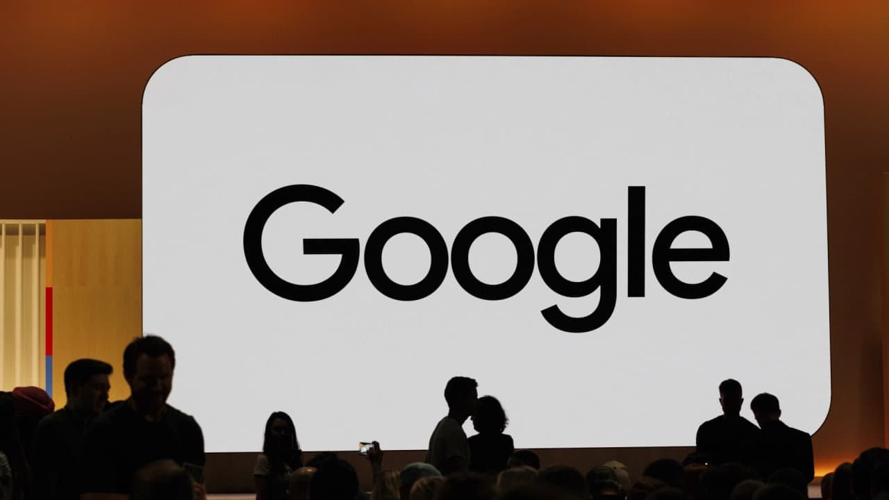 Alphabet hisselerinde tarihi düşüş: 500 milyar dolar silindi