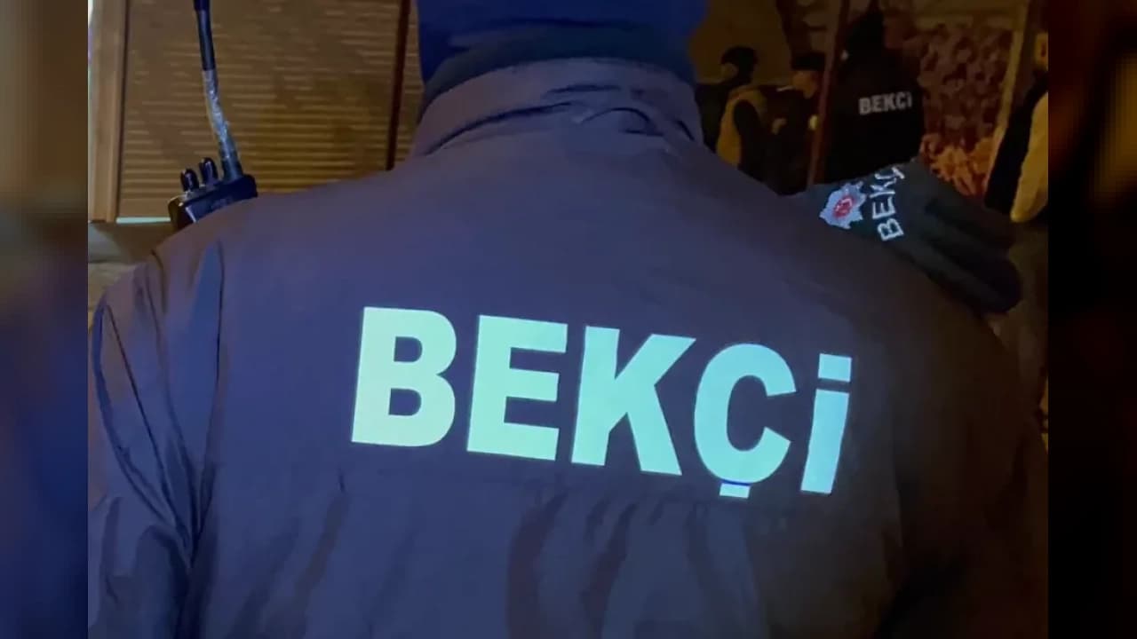 Avcılar'da okul önünde darbedilen bekçi veliyi vurdu