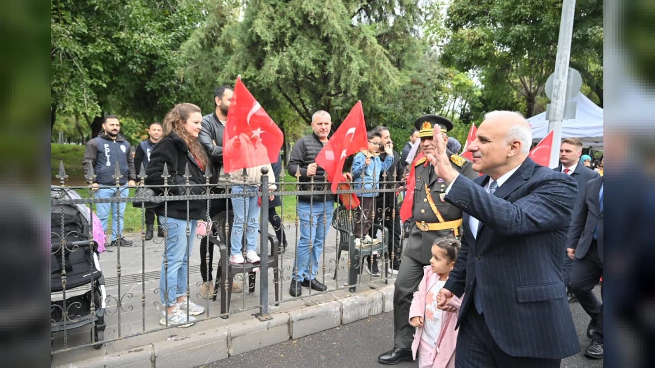 Diyarbakır'da Cumhuriyet'in 103. Yıl Dönümü Büyük Coşkuyla Kutlandı