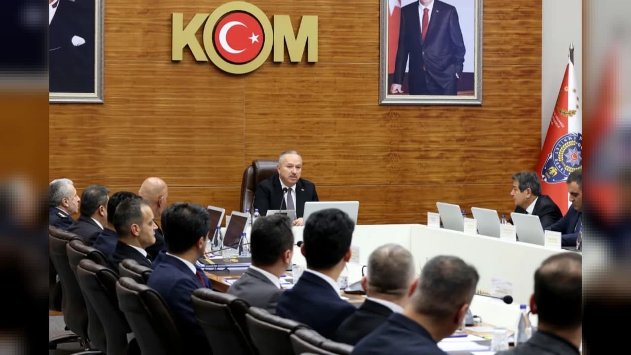 Emniyet'ten organize suç ve kaçakçılıkla mücadele zirvesi