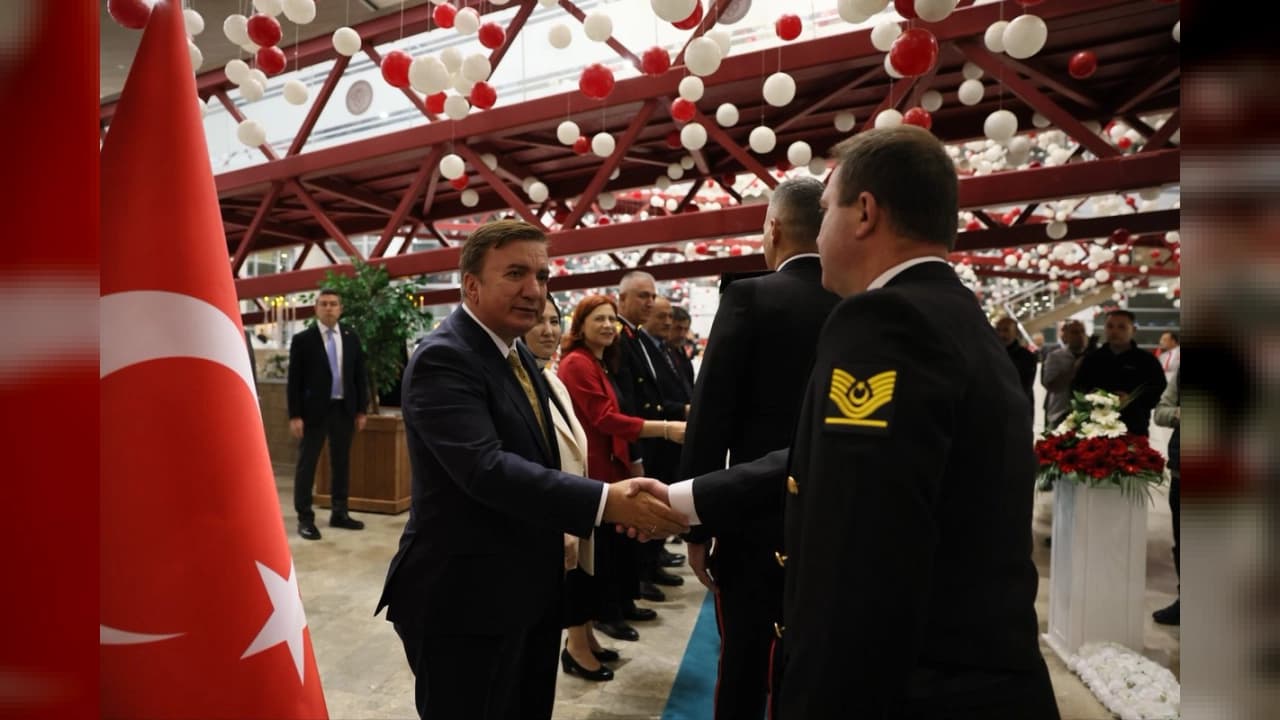 Erzincan'da 29 Ekim Cumhuriyet Bayramı dolayısıyla resmi kabul töreni yapıldı