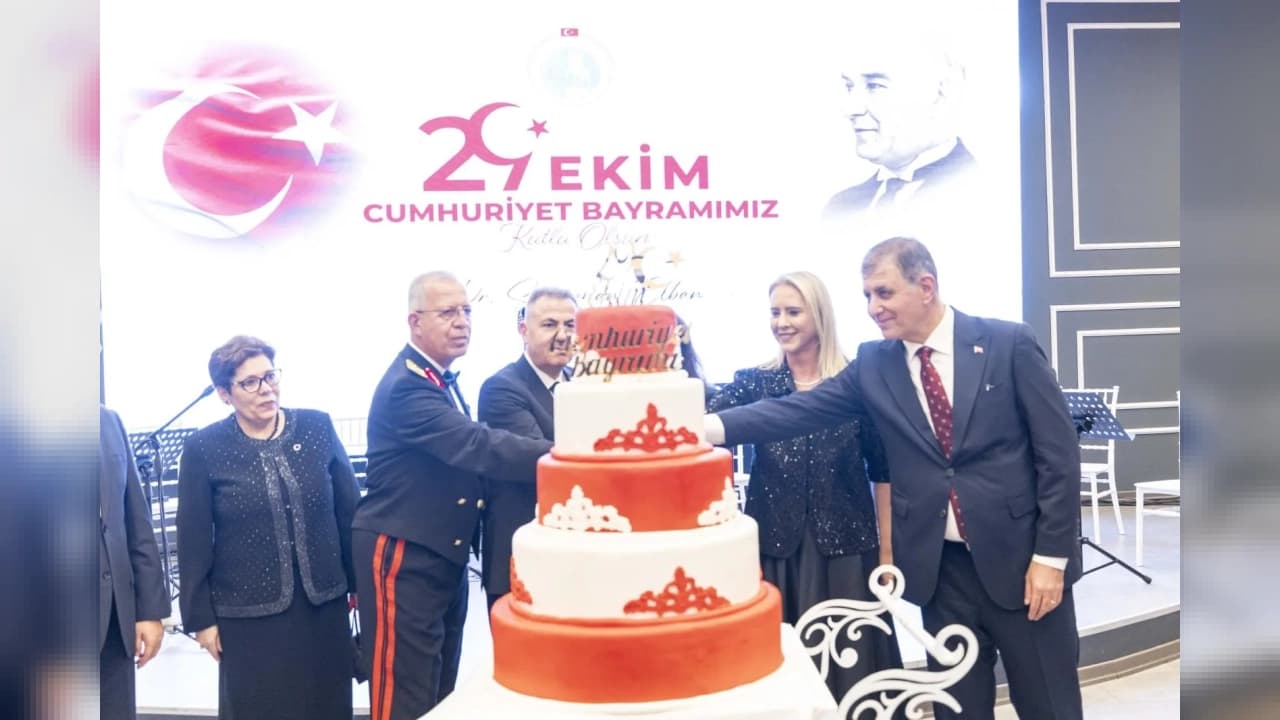 İzmir'de Cumhuriyet'in 103. Yılı İçin Resepsiyon Düzenlendi
