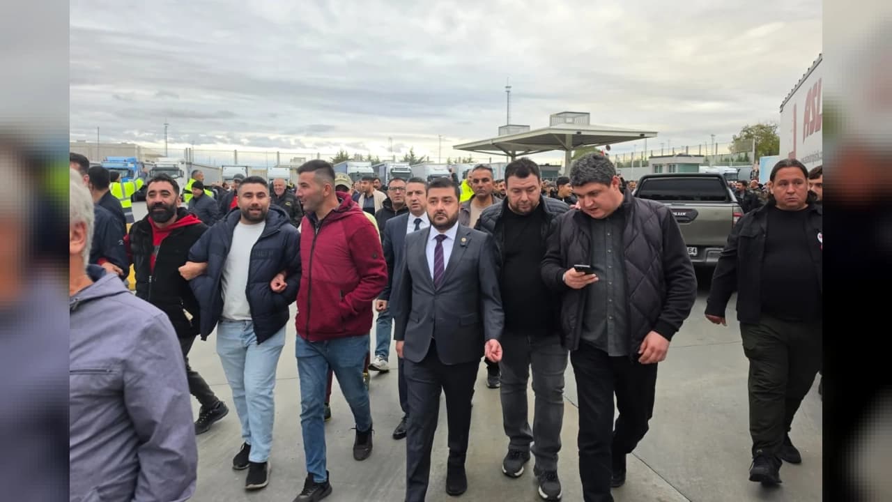 Kapıkule'de eylem yapan TIR şoförlerine CHP'li Yazgan'dan destek