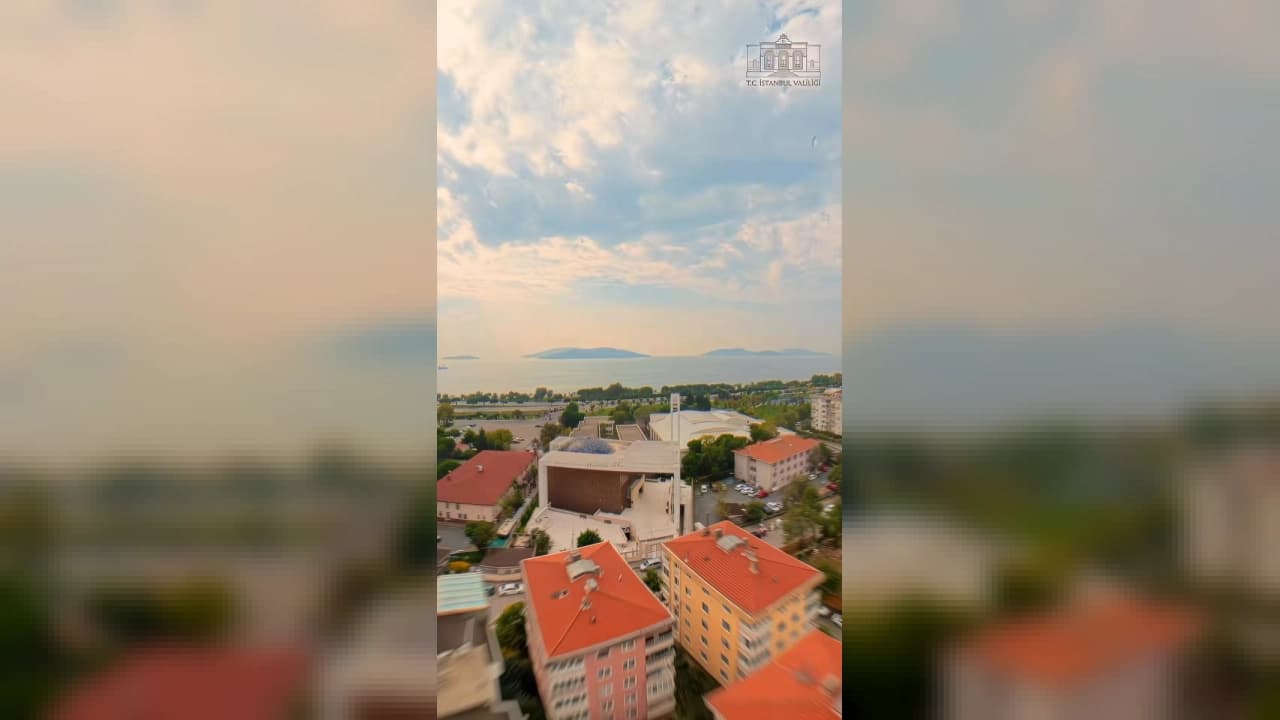 Kartal'daki Kahramanlar Camii mimari yapısıyla dikkat çekiyor