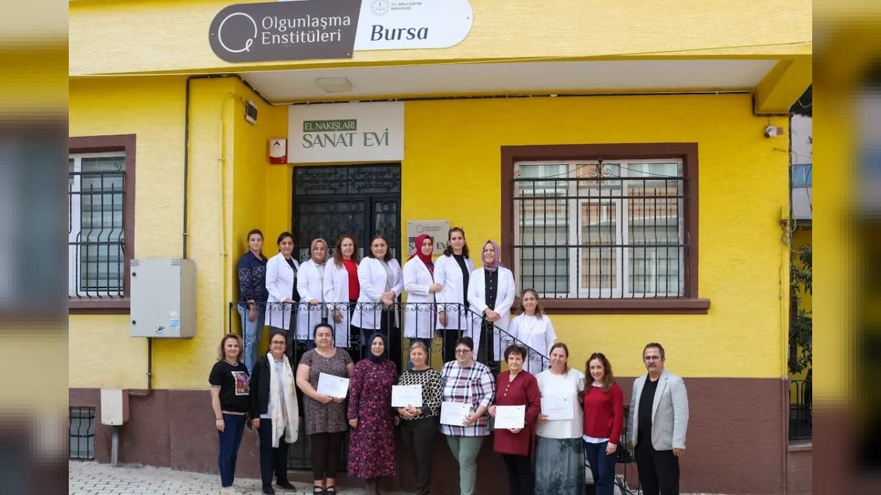Macar heyet Bursa Olgunlaşma Enstitüsü'nde el sanatları eğitimi aldı