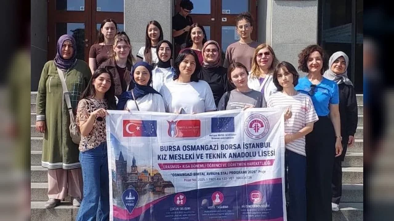 Osmangazi BİMTAL öğrencileri Erasmus+ ile Prag'da staj yaptı