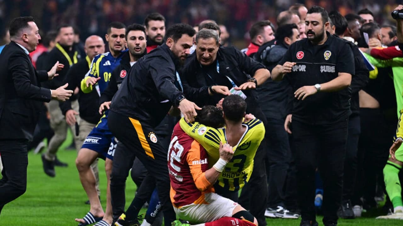 PFDK'den derbi kararları: Abdülkerim ve Brown'a ceza