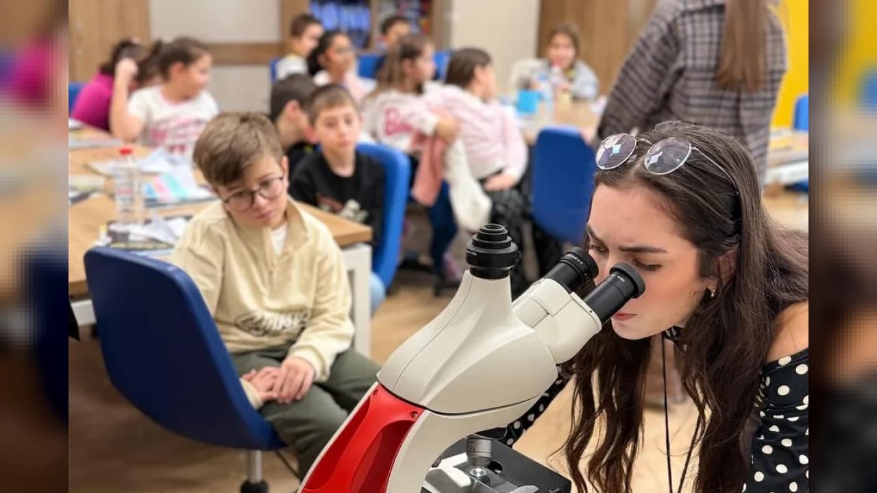 Sakarya'da minikler Genç Düşünürler Bilim Atölyesi'nde buluştu