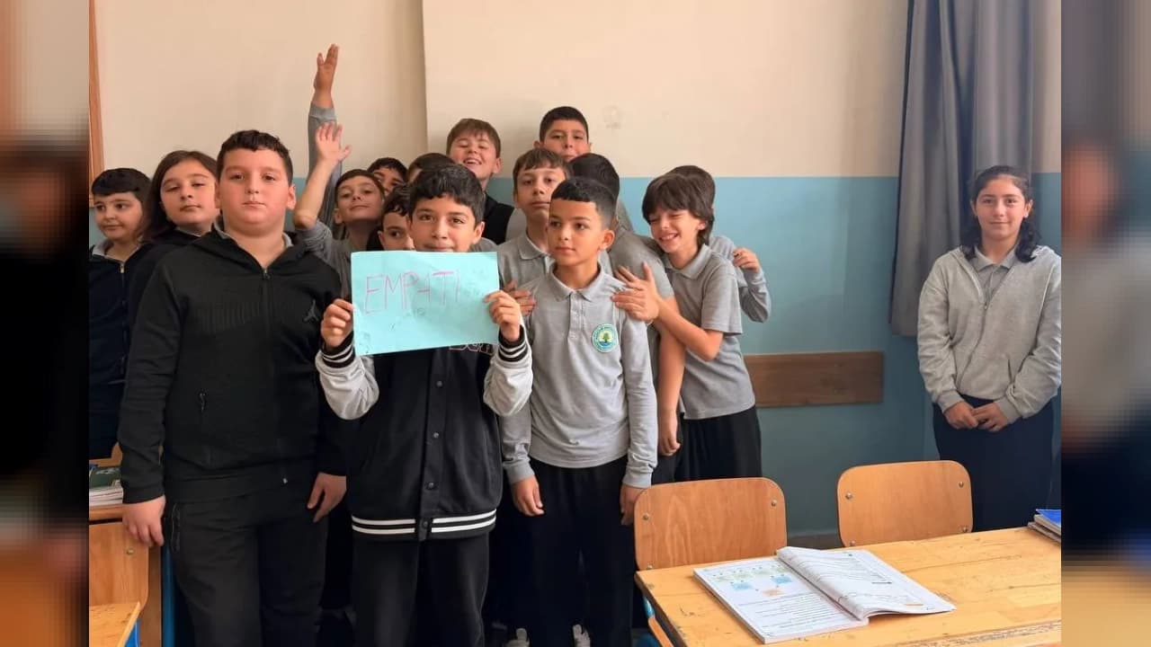Sakarya'da ortaokul öğrencilerine akran zorbalığı eğitimi verildi