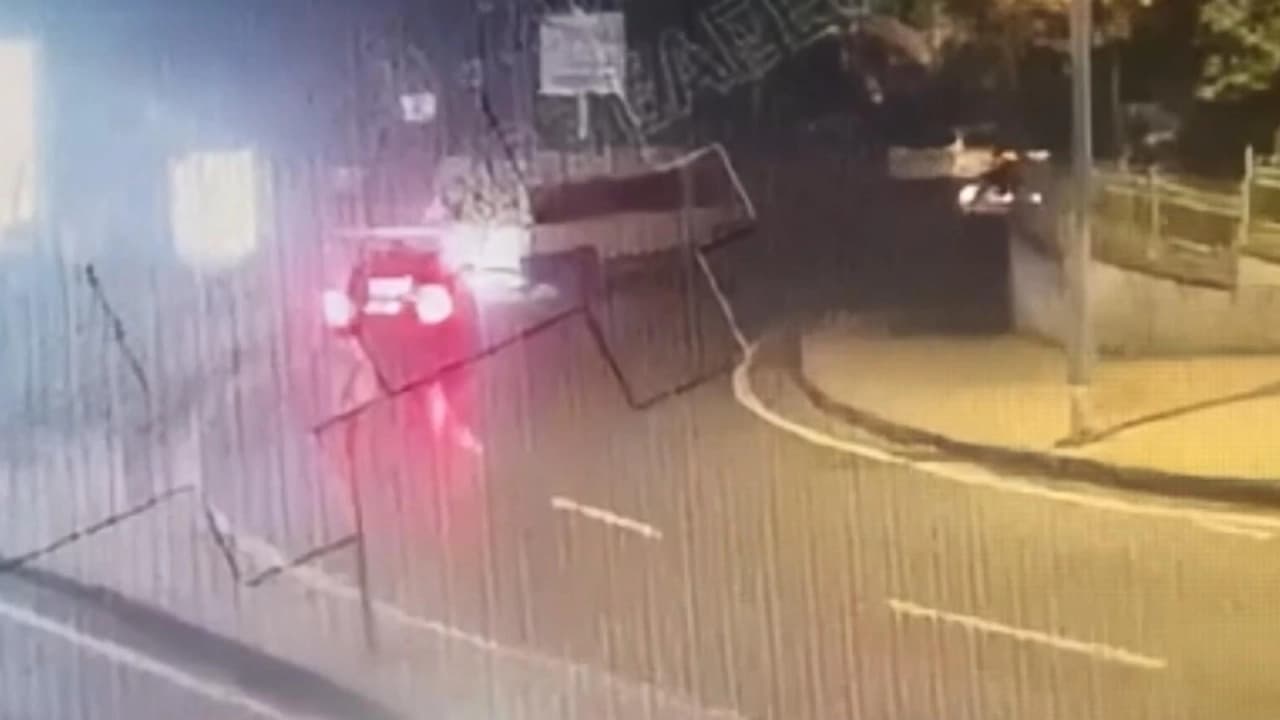 Taksim'deki kaza sonrası gasp iddiasıyla iki şüpheli tutuklandı