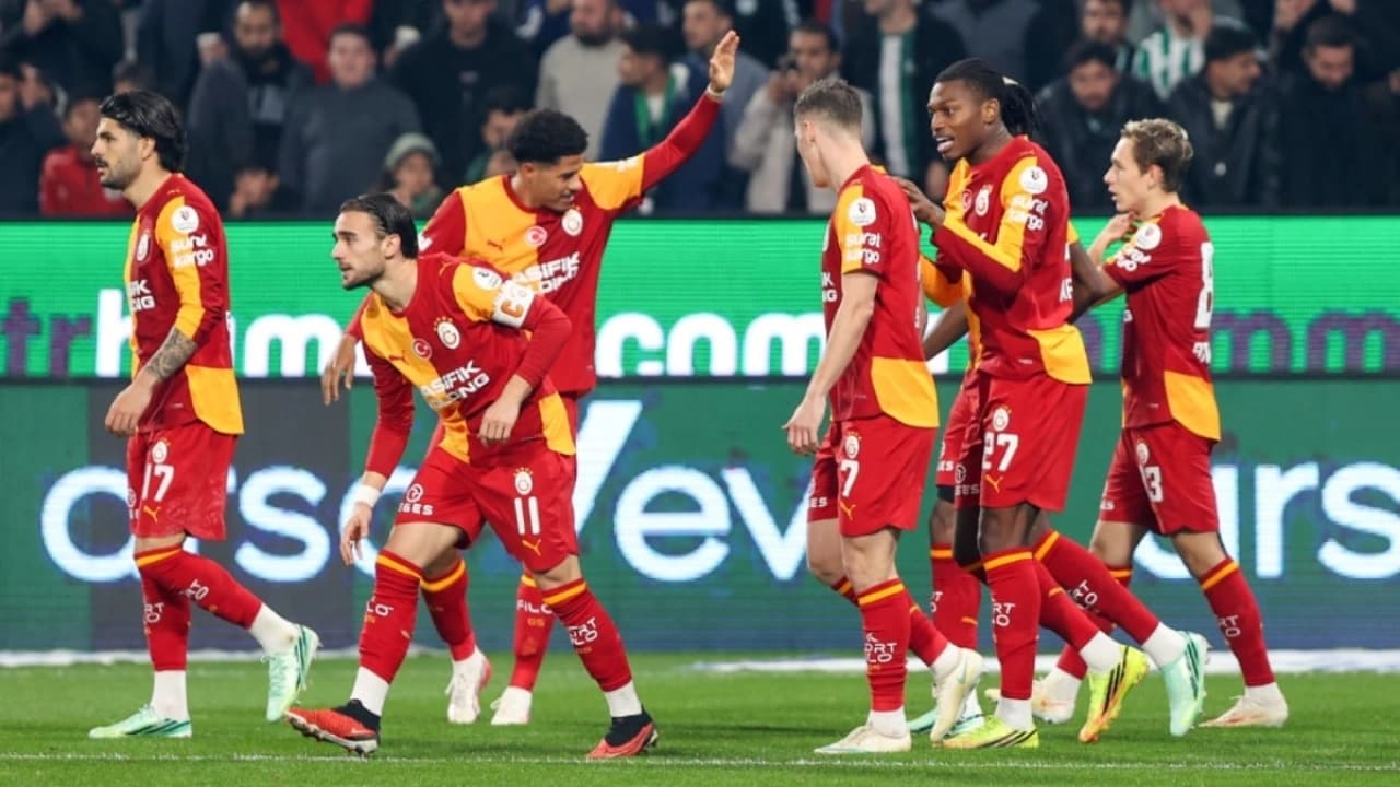 Galatasaraylı Aleksey Batrakov'a yedi Avrupa devinden yakın takip