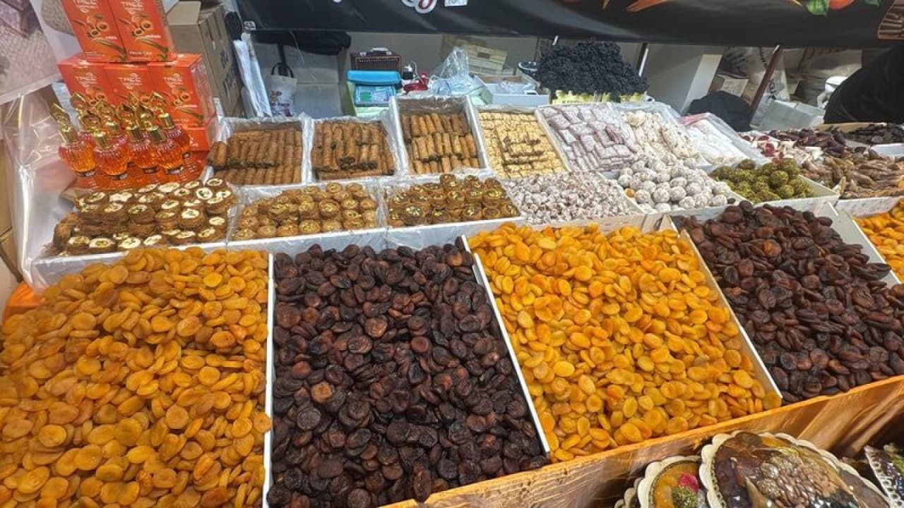 İstanbul'daki Malatya Günleri'nde binlerce paket kayısı dağıtıldı