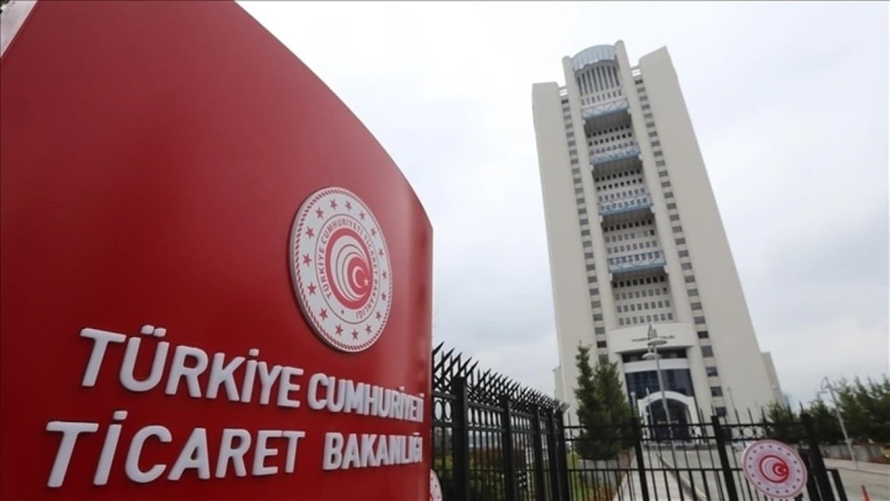Ticaret Bakanlığı'nın haksız ticari uygulamalara karşı yürüttüğü denetimler kapsamında bir halı mağazasına ceza kesildi.