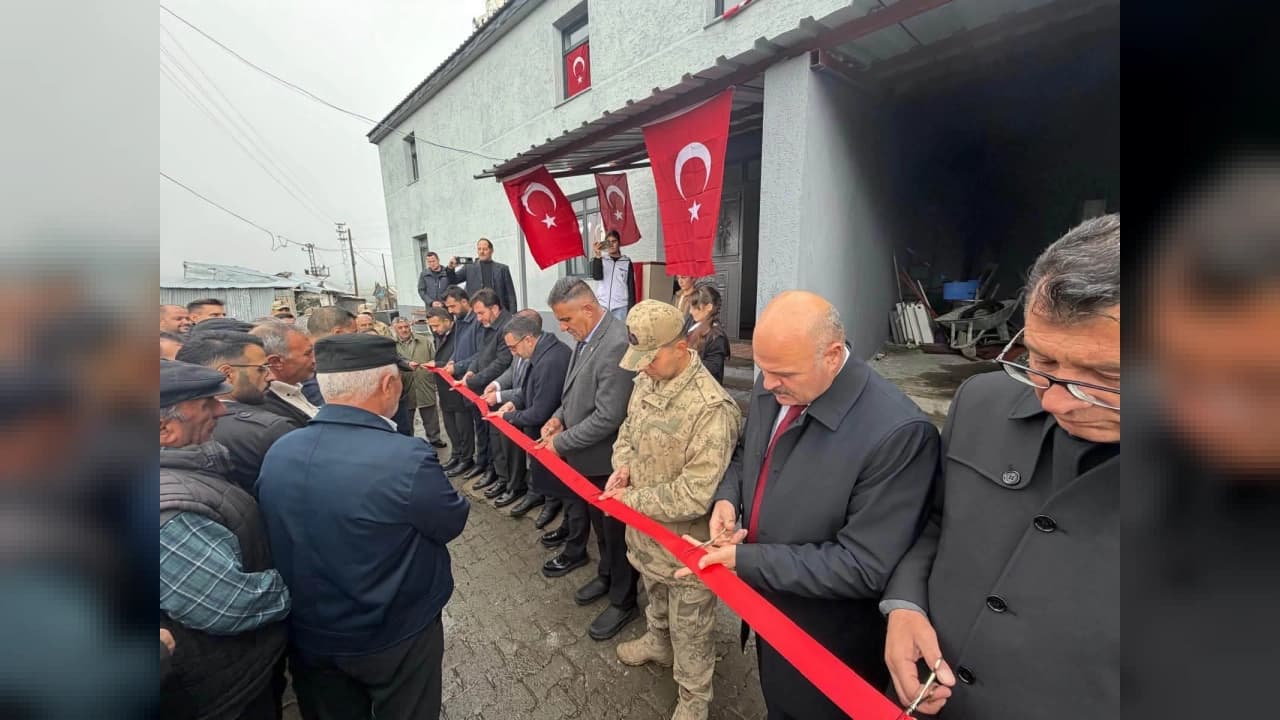 Kars'ın Kağızman ilçesinde ibadete açılan Tunçkaya Köyü Camii'nin açılış töreninden bir görünüm.