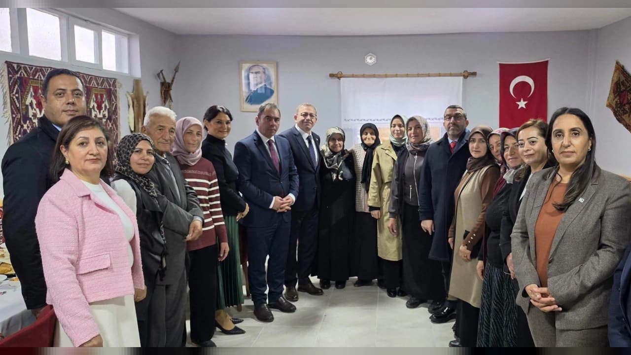 Kars'ta kurulan kadın girişimci tarımsal kalkınma kooperatifinin açılış programından bir görünüm.