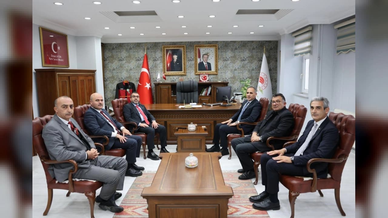 Kars'ta tarım ve hayvancılık faaliyetleri ile şap hastalığı önlemlerinin ele alındığı süreci yansıtan bir görsel.