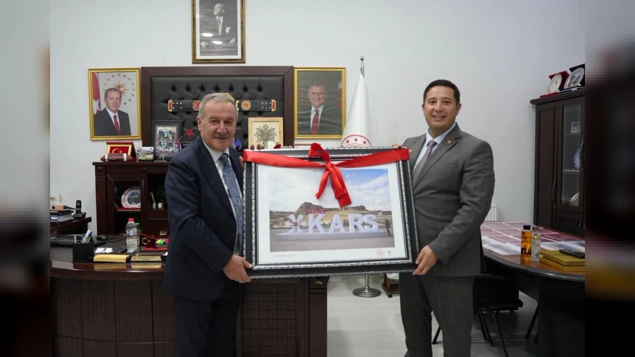 Kredi ve Yurtlar Genel Müdürü Recep Ali Er'in Kars Gençlik ve Spor İl Müdürlüğü ziyareti sırasında çekilen genel görünüm.