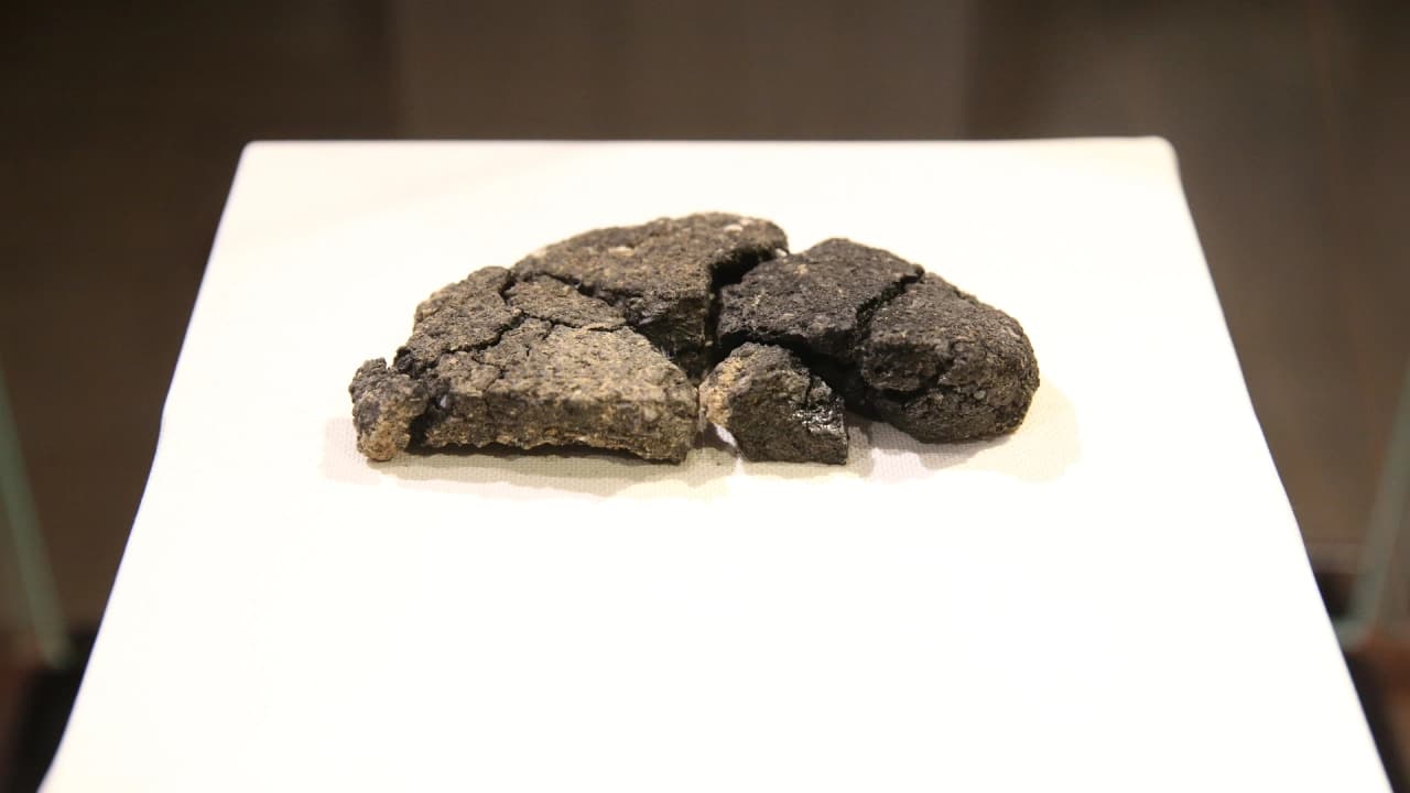 Küllüoba Höyüğü'nde bulunan 5 bin yıllık ekmek tanıtıldı