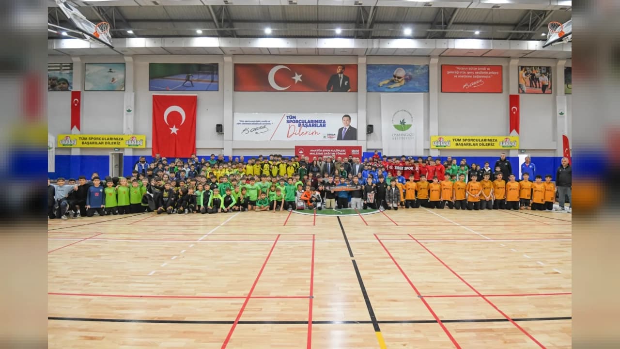 Osmangazi Belediyesi'nden 69 amatör kulübe malzeme desteği
