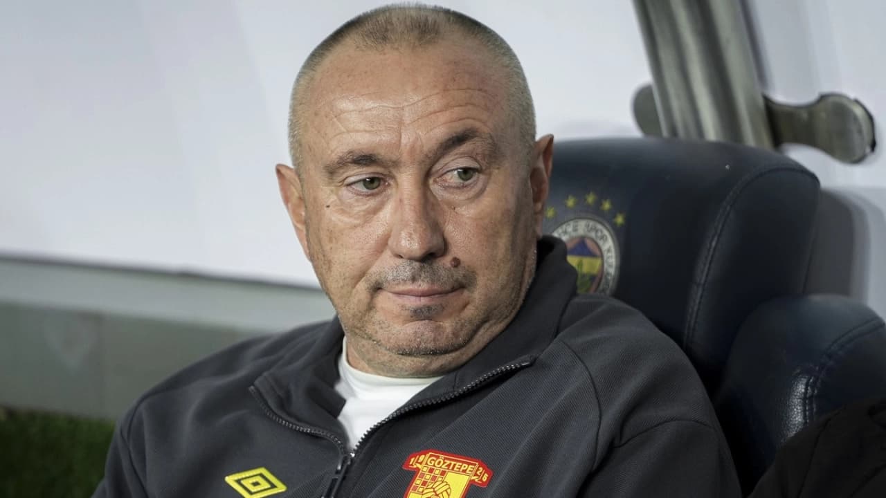 Stanimir Stoilov: Fenerbahçe maçında gereğinden fazla saygı göstermemeliyiz