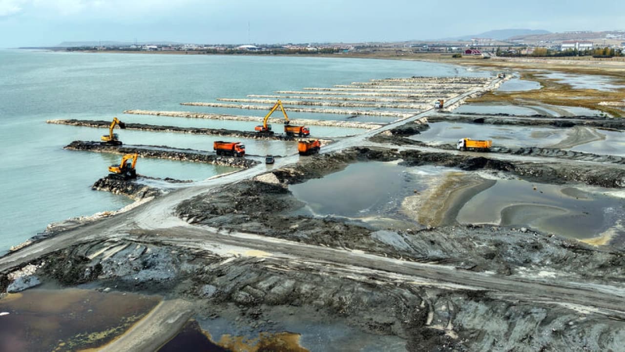 Van Gölü'nde dip çamuru temizliğinde son aşamaya gelindi