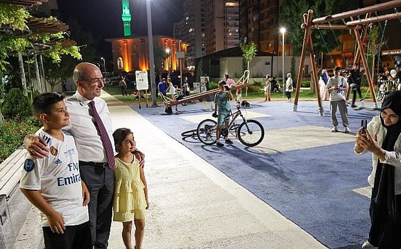 Selçuklu'da park buluşması: Başkan Pekyatırmacı Şefikcan Parkı'nda hemşehrileriyle buluştu!