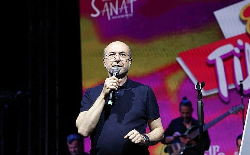 Selçuklu'da nostalji rüzgârı: Kelebekler Vadisi Parkı'nda 2000'ler Türkçe Pop coşkusu!