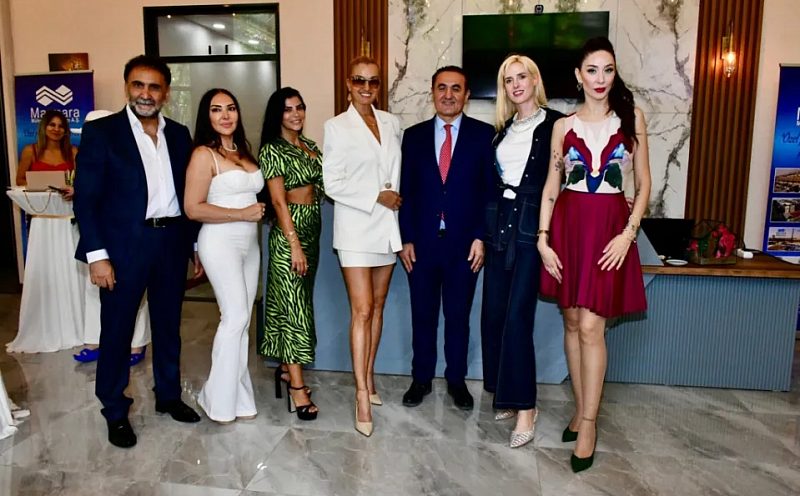 Beylikdüzü'nde yıldızlar geçidi: Marmara Koru projesinin lansmanı ünlü isimleri buluşturdu!