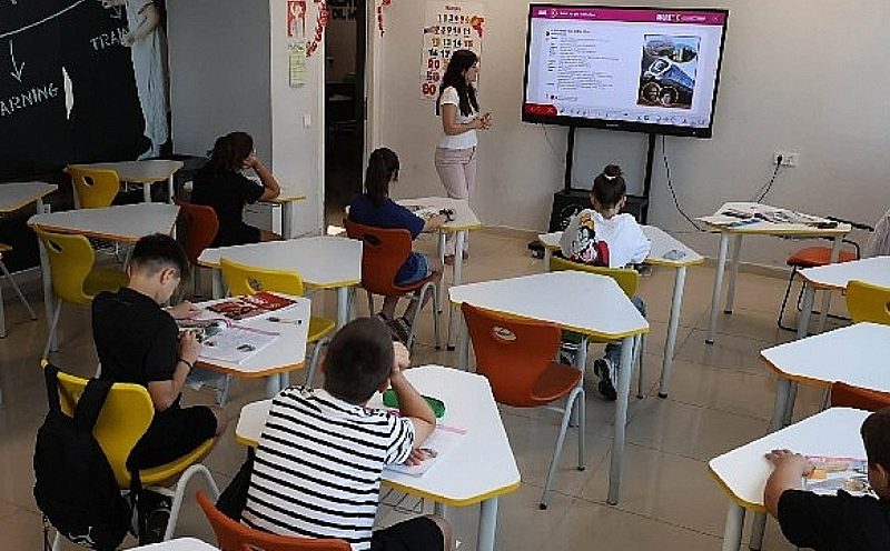 Kartepe'de gençlerin yaz tatili Genç Akademi ile renkleniyor: Ücretsiz kurslar tam gaz devam ediyor!