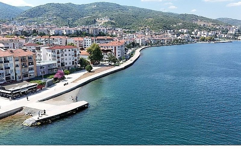 Gölcük Değirmendere sahilinde taşkın riski sona erdi: 200 metrelik dev dalga kırıcı ve yeni yürüyüş yolu hizmette!