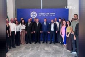 Ünal Üstel, Onbeş Kasım Kıbrıs Üniversitesi’ni ziyaret etti