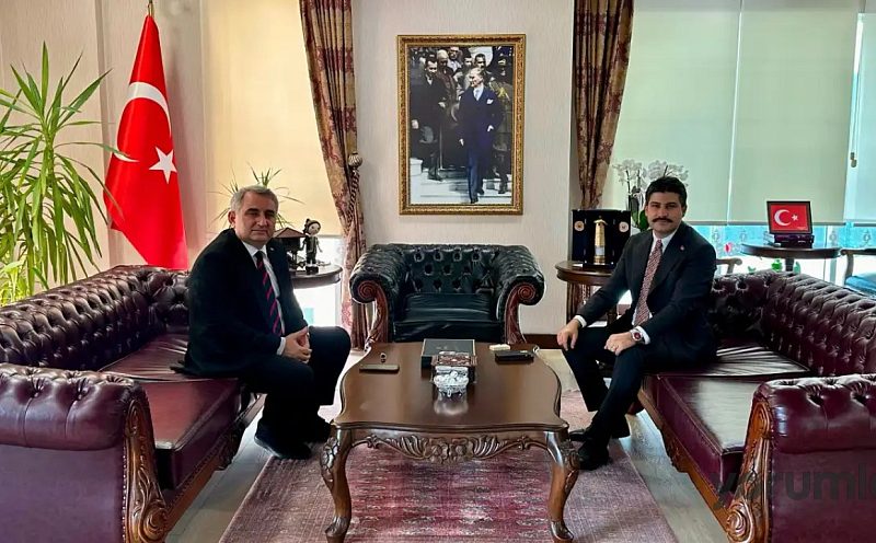 Hopa Oda heyetinden yeni kaymakam Uğur Karakaya’ya hayırlı olsun ziyareti
