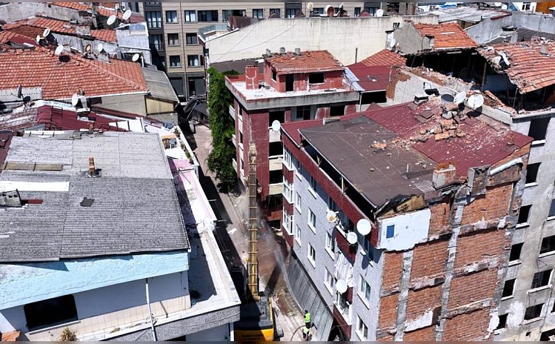 Yarısı Bizden’de 67 bina: Bakan Kurum Zeytinburnu Seyitnizam’ı paylaştı