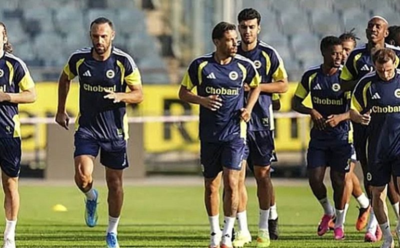 Fenerbahçe, Lyon deplasmanı öncesi özel uçakla Lyon’a geldi