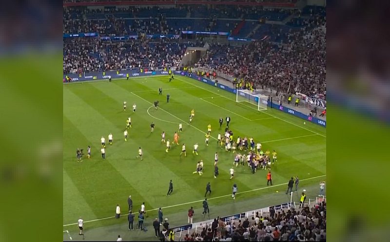 Lyon-Fenerbahçe maçında Guendouzi kaynaklı gerginlik: Sahada iki ekip karıştı