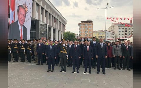 Karsta 30 Ağustos Zafer Bayramı kutlamaları hava muhalefeti nedeniyle aksadı