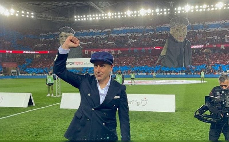 Abdullah Avcı, soyunma odasında Beşiktaş’ı izledikten sonra “bu sene biz şampiyon olacağız” dedi