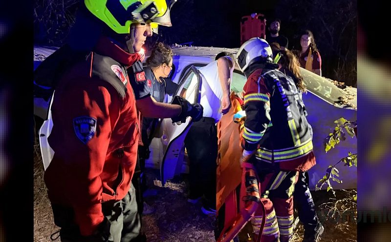 İzmir-Çanakkale yolunda 00.42 kazası: Ayvalık’ta araç 3 kişiyi yaraladı
