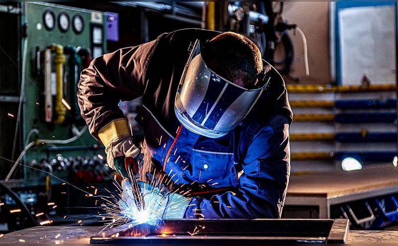 İSO Türkiye İmalat PMI ağustosta 48,1’e çıktı: daralma sürüyor ama hız kesiyor
