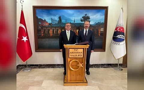 Vali Ziya Polat Ardahan’da “hayırlı olsun” ziyareti kapsamında görüşme yaptı