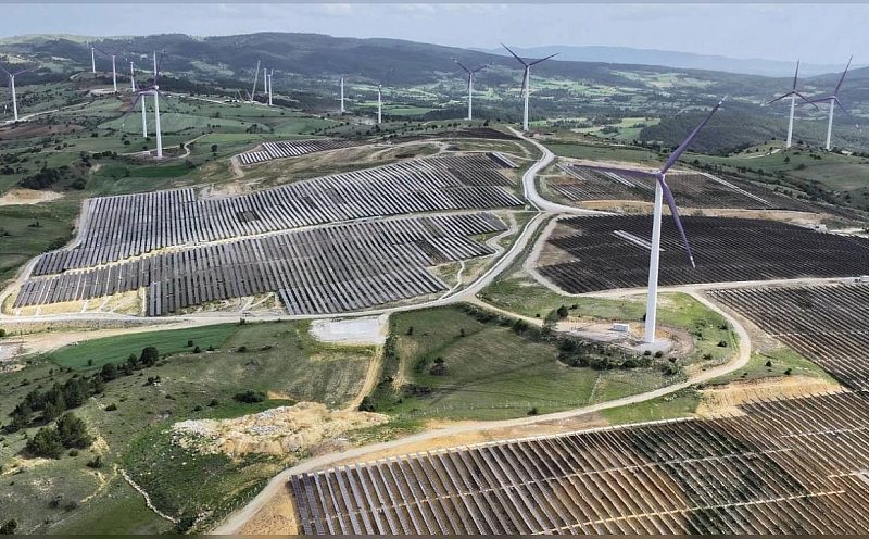 Bakan Bayraktar'dan kritik elektrik şebekesi açıklaması: 28 milyar dolarlık dev yatırım